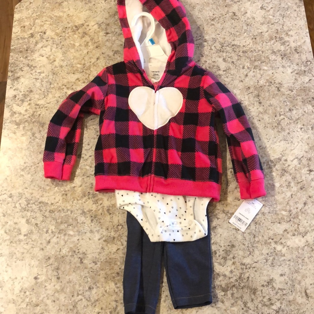 Carter’s 3 piece outfit NWT Girls 24 month - hearts